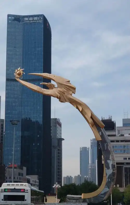 沈阳北站标志性雕塑.