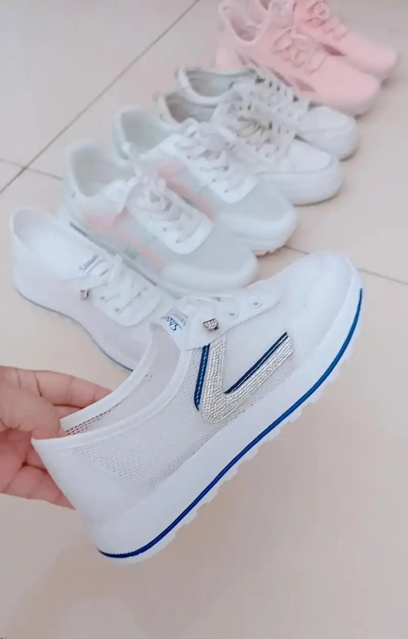 今天又买了一双白色鞋子,今年夏天这是买的第五双鞋了,都是浅色 - 抖