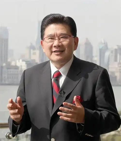 这一次八面玲珑的曹可凡不再被世界宽容