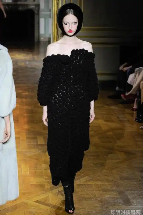 ulyana sergeenko 2015秋冬巴黎时装秀