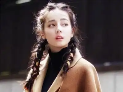 迪丽热巴同款发型 抵挡不住美的光芒