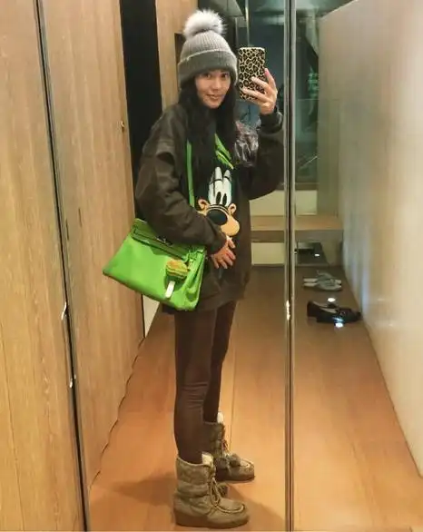 关颖(微博)怀孕三个月身材仍苗条