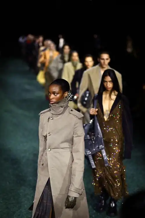 伦敦时装周——博柏利品牌时装秀