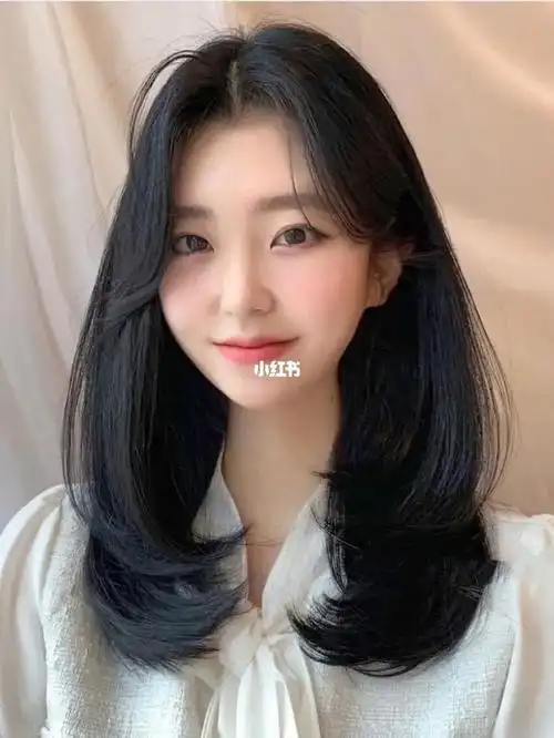 锁骨精致c弯内弧发型