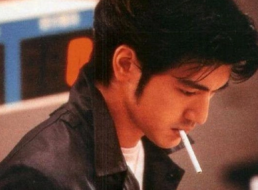盘点男星抽烟的样子,金城武帅气,你最喜欢哪一位?