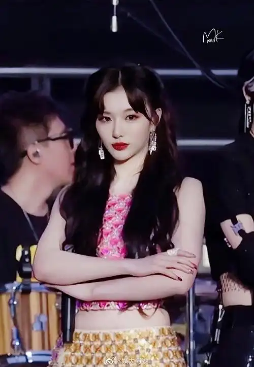 孔雪儿舞台表现力