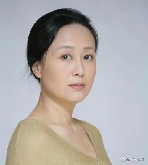 演员吴玉芳21岁拿影后嫁乒乓王子隐退生两女今幸福美满