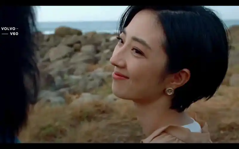 《蓝色大门》72volvo v60汽车广告短片,桂纶镁和陈柏霖19年后的重逢