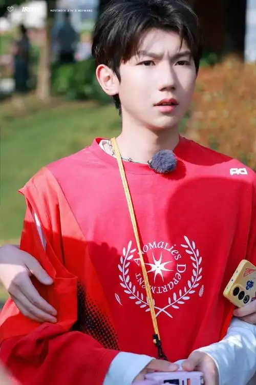 帅气又可爱  #王源丁程鑫敖子逸都在长沙录综艺