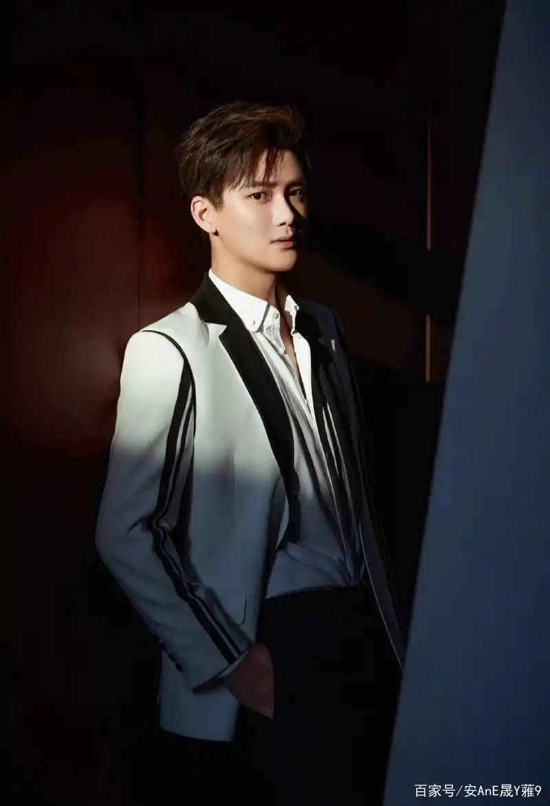 都在找的熊梓淇图片