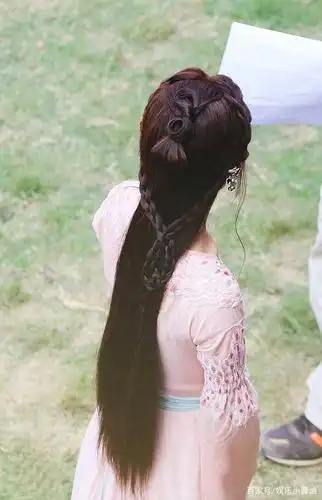 盘点赵丽颖在古装剧中的背影,碧瑶最可爱,明兰懵懂,周翡最飒!