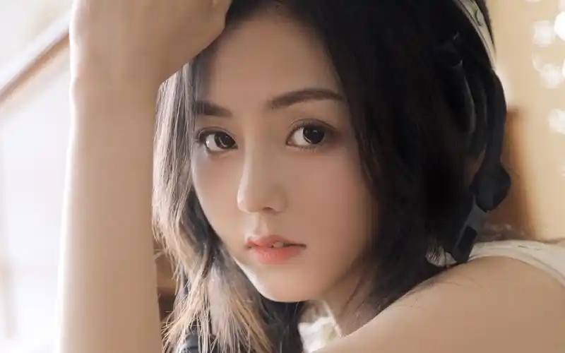 笑容美女治愈系写真高清桌面壁纸