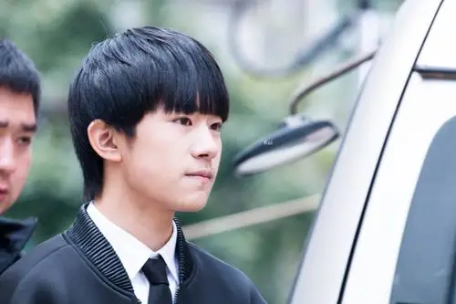 易烊千玺 #tfboys 超少年密码拍摄花絮 高清 帅气