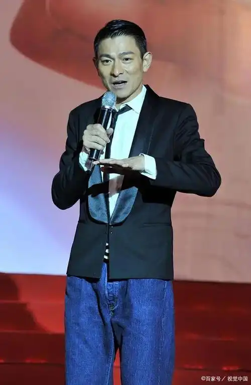 刘德华《流浪地球3》光头出镜,倪妮问片酬多少笑翻全网!