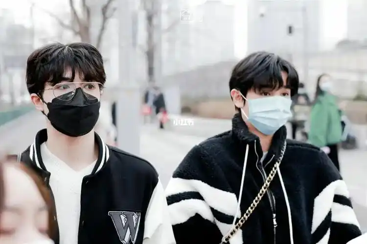 高卿尘尹浩宇young在春晚