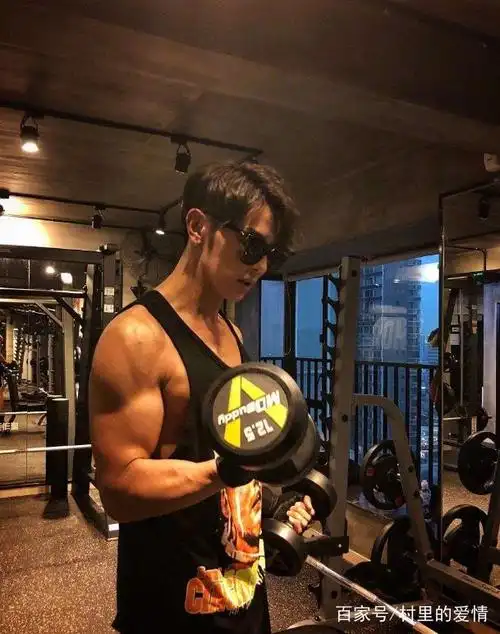 明星变成帅t肌肉男的不服