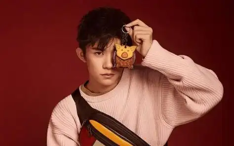 易烊千玺最配的生肖 易烊千玺拼接壁纸是什么意思?-八卦网