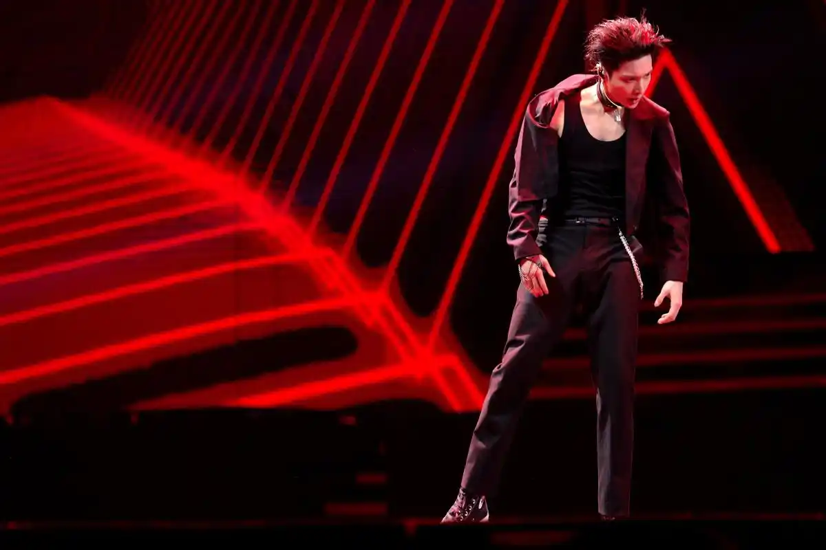 张艺兴#krump(狂派舞蹈)的绝对力量,千年尘沙掩不住的耀眼锋芒,融合