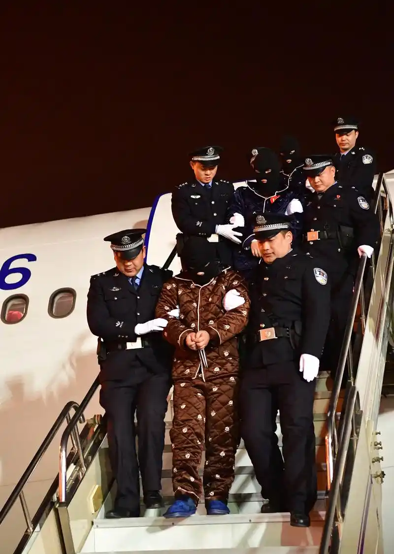 191名电信网络诈骗犯罪嫌疑人从老挝被押解回国