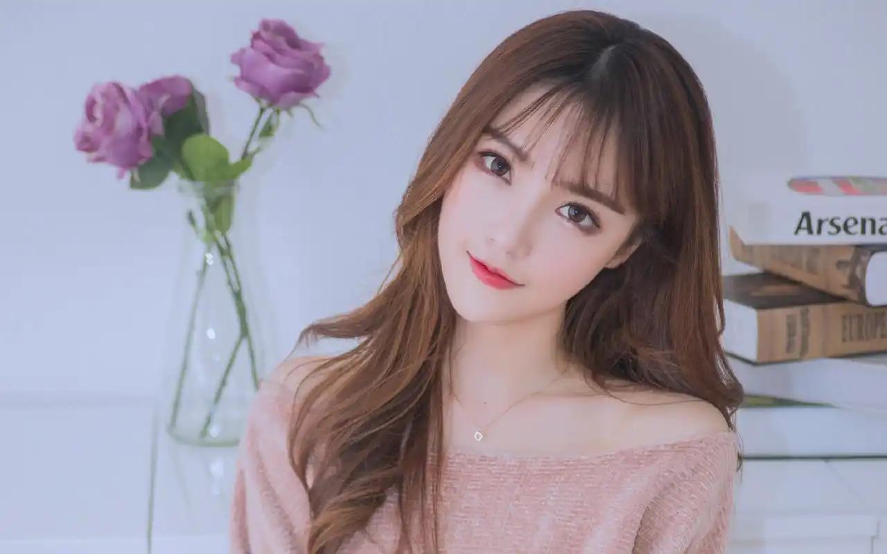 首页 桌面壁纸 美女壁纸 养眼美女粉嫩少女系居家写真图片壁纸 (4/ 9)