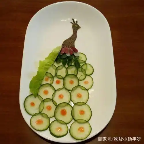 一个美味的菜品,更需要一个好看的摆盘,而且这么一摆,菜的整体格调都