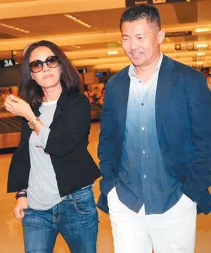 那英赴台宣传新专辑 老公孟桐贴心爱相随(图)