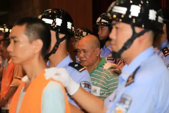 南宁市中级法院召开宣判大会打击毒品犯罪