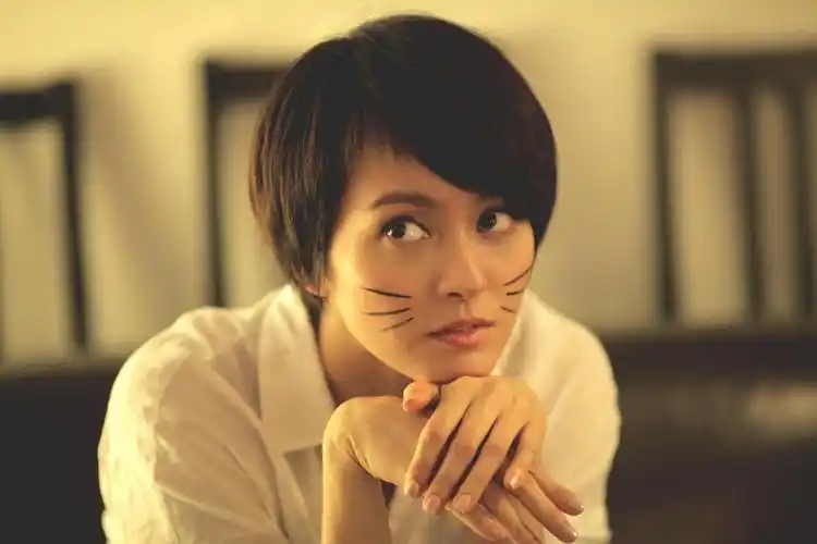 梁咏琪的美总是透着纯洁和高贵