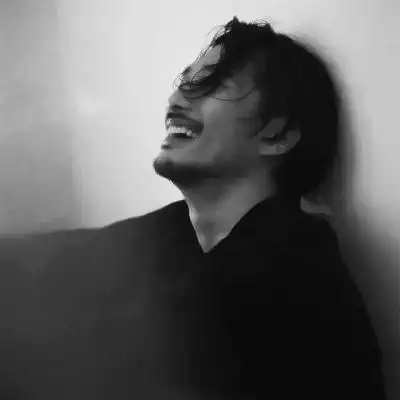 超级丧系的男生头像真人帅气男生真人黑白头像图片