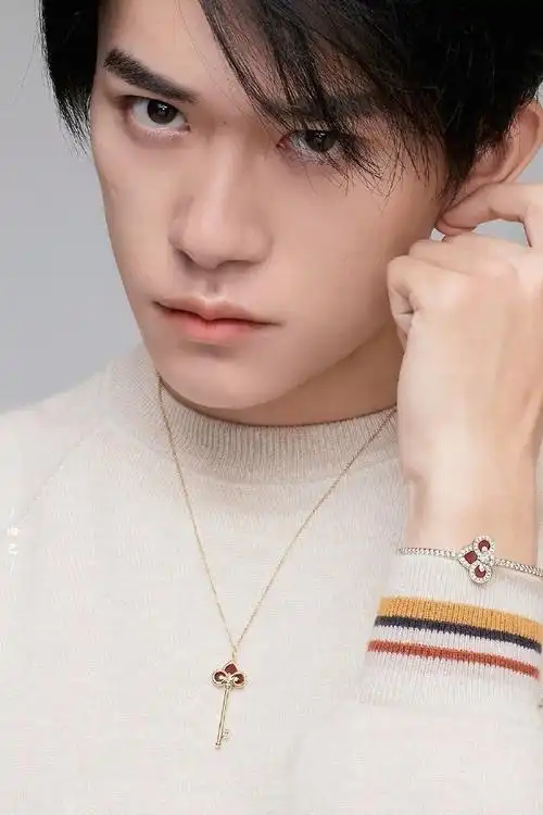 易烊千玺电影奇迹##易烊千玺蒂芙尼全球品牌代言人