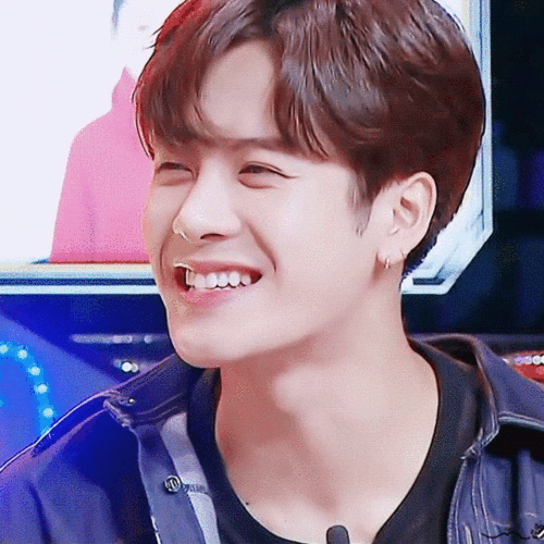 谁被王嘉尔的笑暖到心里,请说说你当时的感觉?