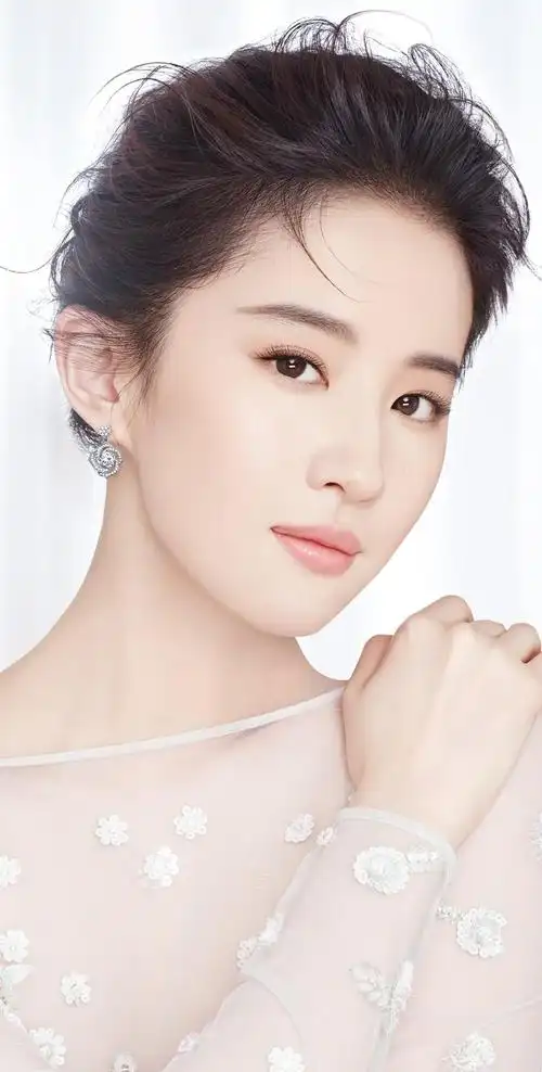 唯美清纯的刘亦菲清纯甜美明艳动人