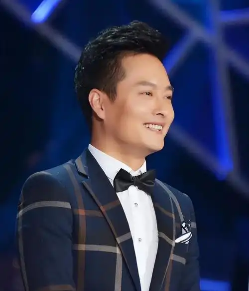 抛妻弃子,欺骗观众,《星光大道》里的"草根"云飞,结局如何?