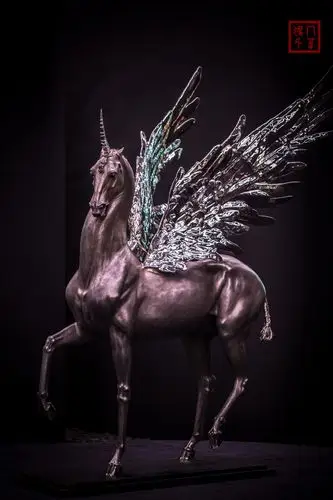 展厅门口的一只带翅膀的独角兽.喜欢这种unicorns