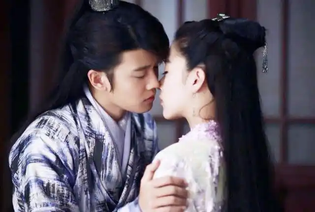 鹿晗是娜扎,肖战则是c位的她|古力娜扎|吻戏|周冬雨_网易订阅