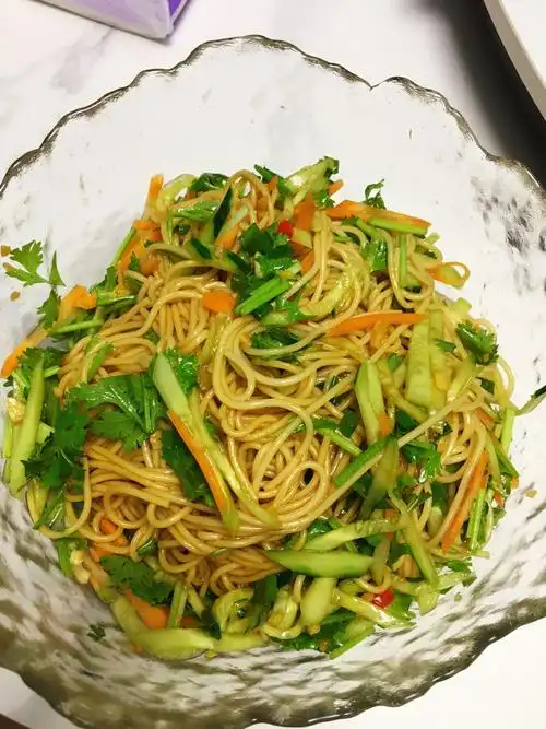 可以吃一大碗的凉拌面77懒人做法