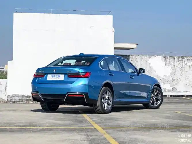 适合年轻人的宝马车宝马i3标配空气悬架纯电续航592km