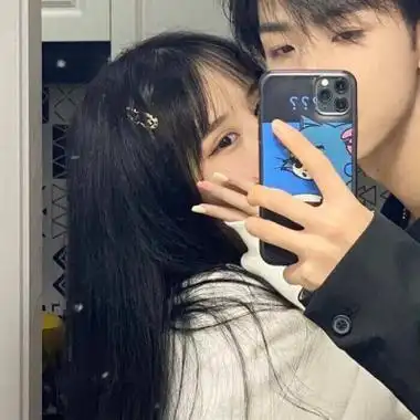 男女情侣亲密头像