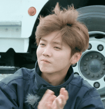 即使放一张小时候的照片,也很有辨识度.