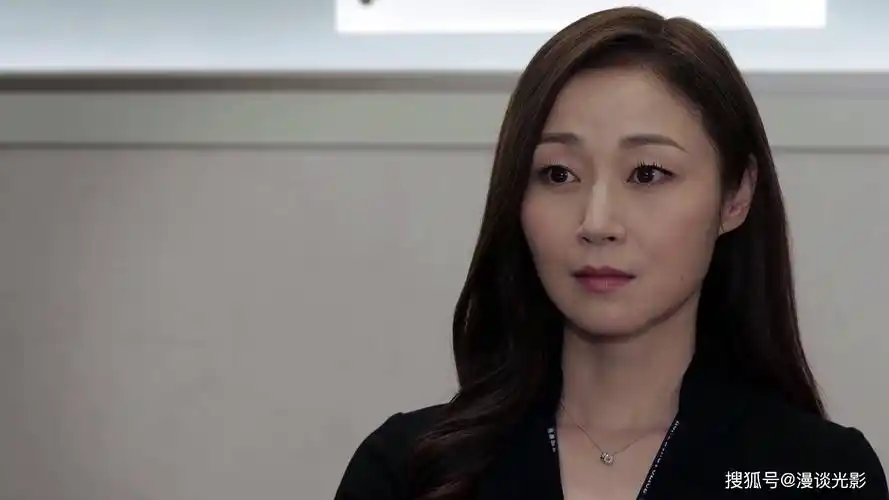 伙计办大事的万绮雯还是第一女主角吗