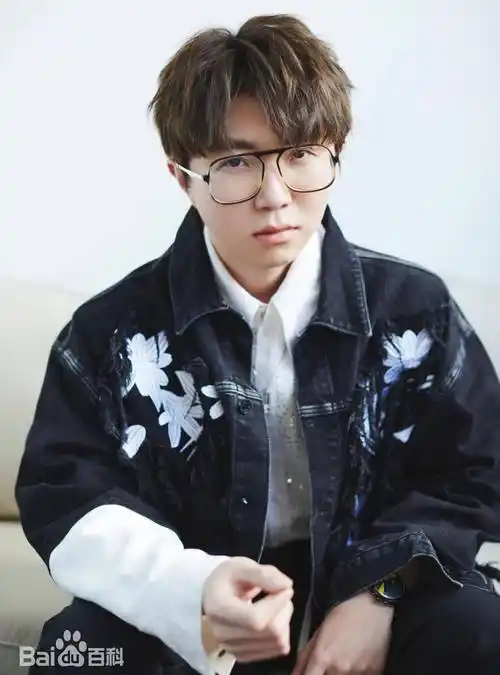 没有专业背景,长了一副"怂丧"相,如何逆袭成音乐界明日之子?