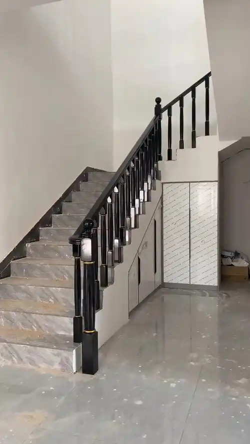 实木楼梯扶手! 实木永远都是最实用的!永不过时,耐看