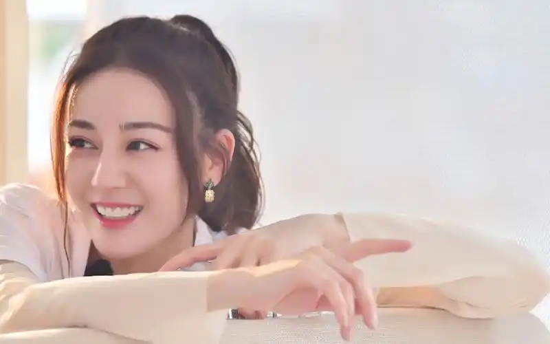 迪丽热巴,大尺度,性感美女,女明星,人物,壁纸迪丽热巴性感大尺度写真