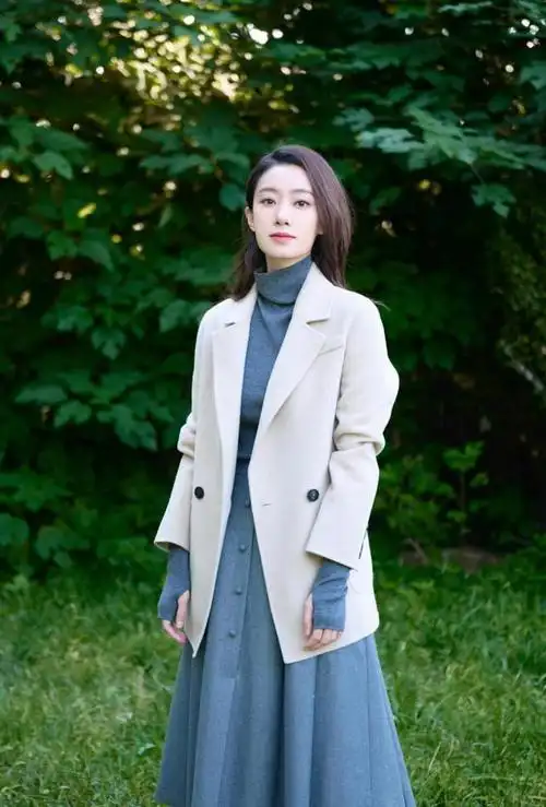 张小斐的身材到底有多好?穿上修身打底衫后,网友:确定没开滤镜|裙装|