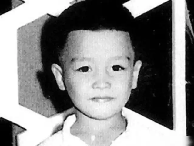 唐鹤德和张国荣从小就认识,两个人小时候一起玩耍,他们是彼此童年的