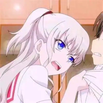 女生家庭地位的情侣头像动漫