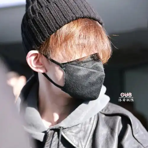 易烊千玺又染发了