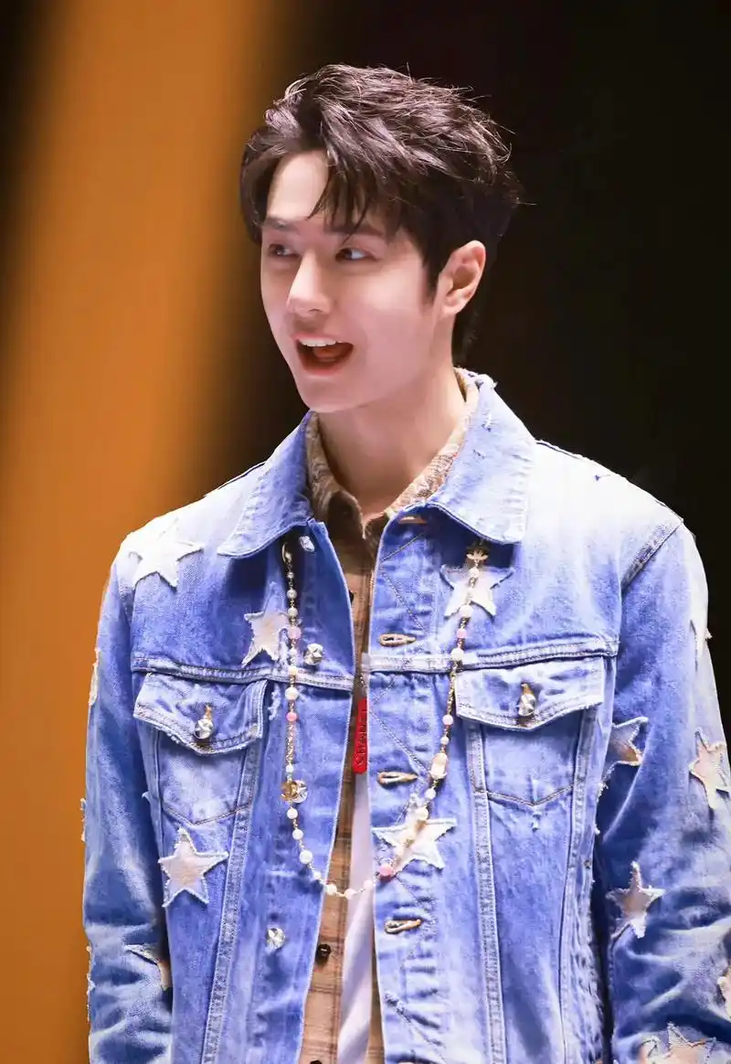 哈哈大笑,可可爱爱,看了就会跟着你笑吧@uniq-王一博 # - 抖音