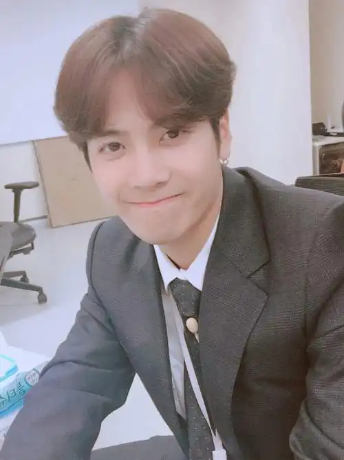 王嘉尔手机壁纸女友视角合集