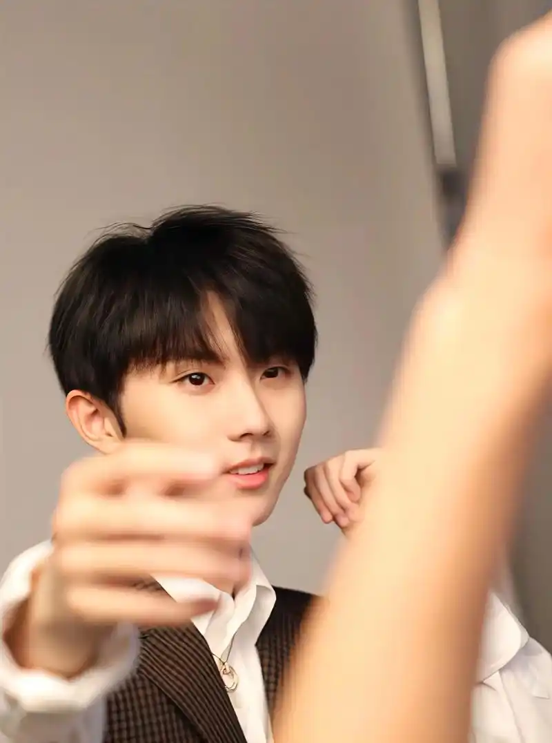 这妆造真的好帅啊#马嘉祺我们的歌 #马嘉祺壁纸 #哥酱 - 抖音